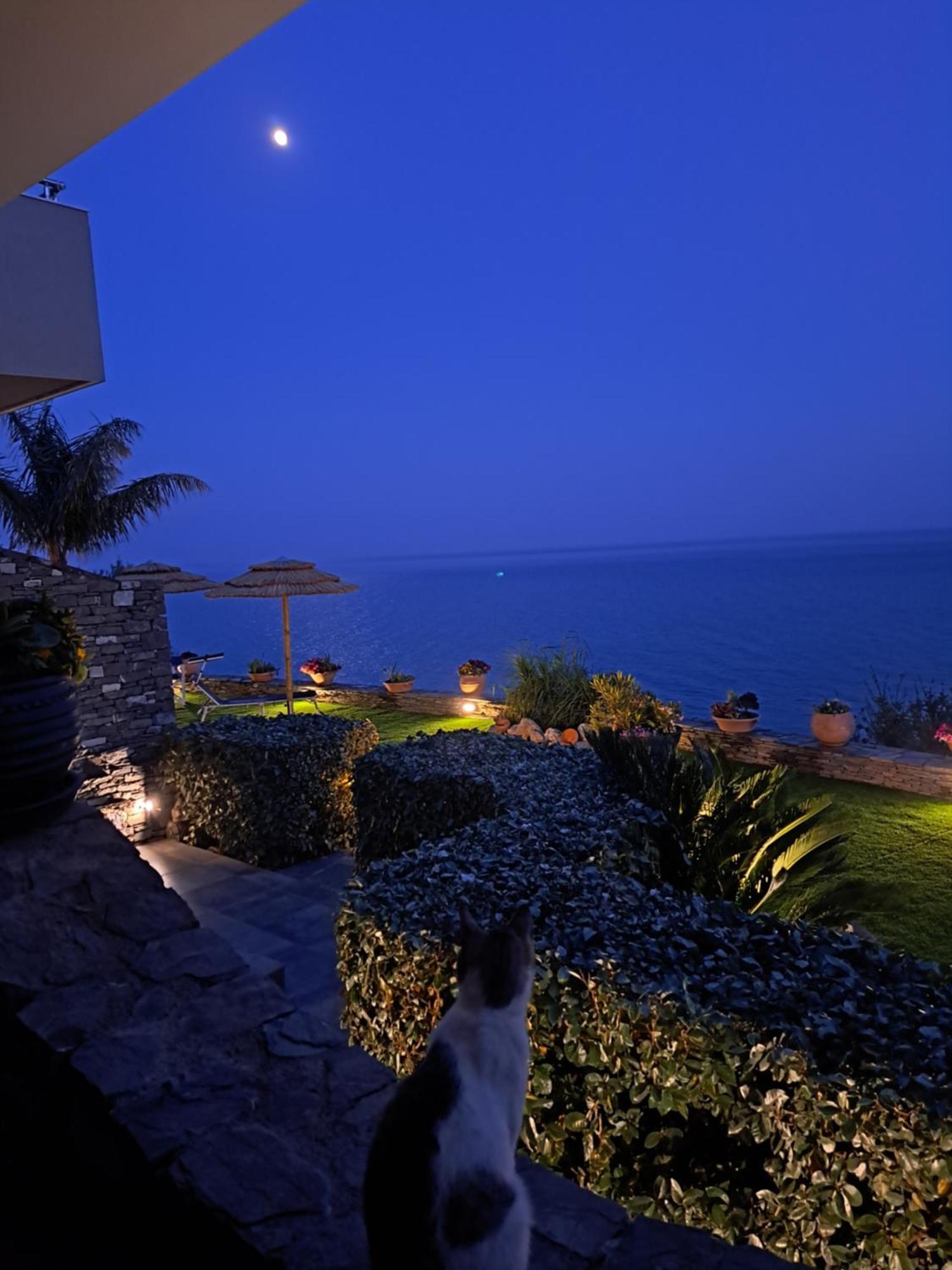 Breathtaking Sea View Flat In South Crete Apartment Keratokambos Bagian luar foto
